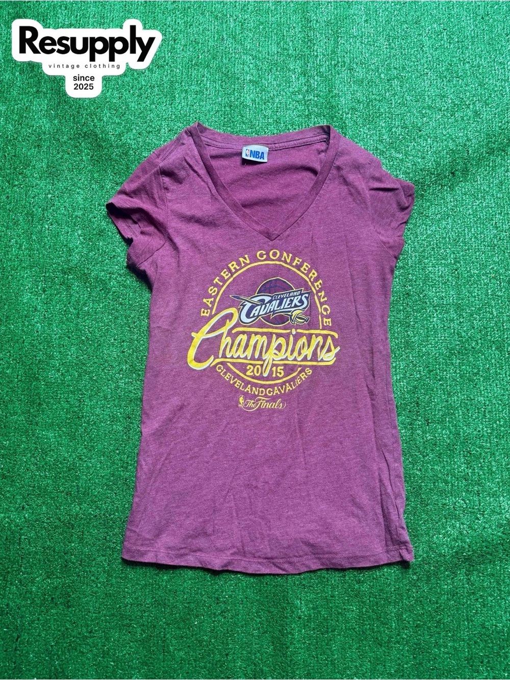 NBA Cleveland Cavaliers Champions 2015 V-neck Women’s Size Medium